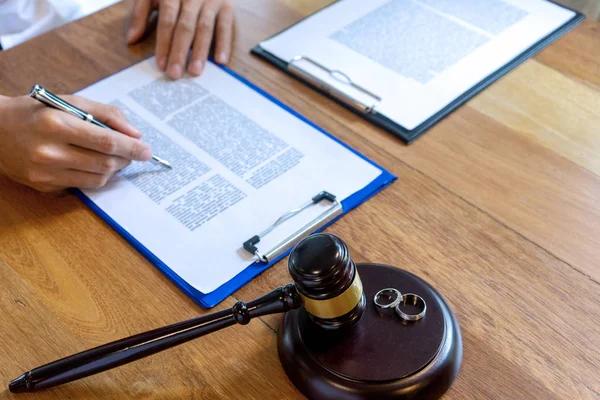 How a collaborative family law firm Handles Child Custody Cases