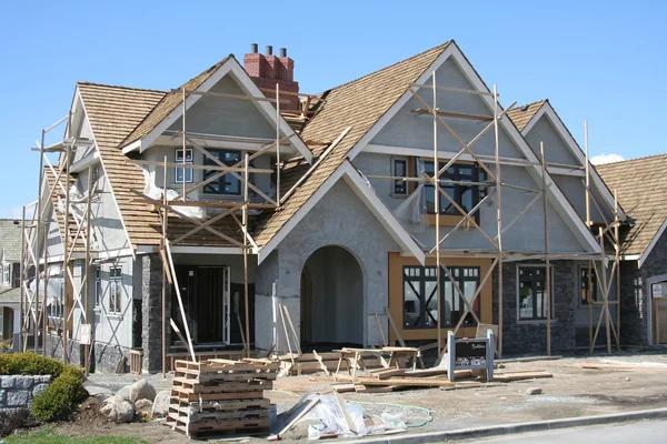 Best Roofing Contractor for Roof Repair and Installation