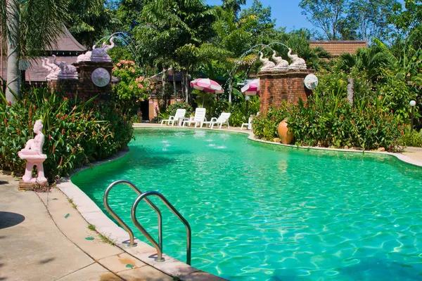 Pool Designer in Minneapolis for Elegant Pool Designs
