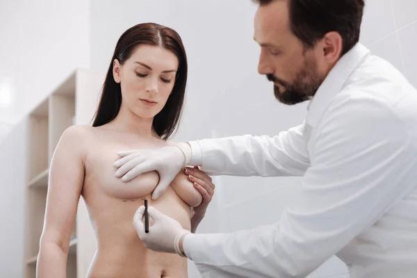 How to Choose the Best Breast Reconstruction Surgeon New York Has to Offer